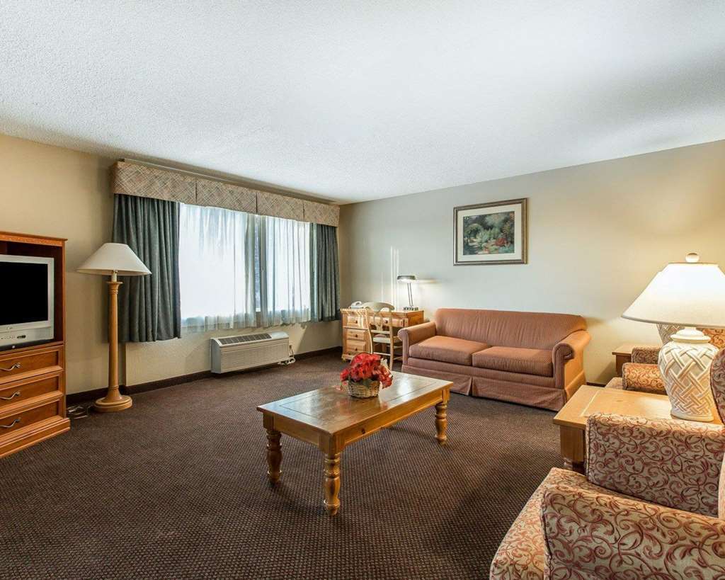 Days Inn By Wyndham Stockton Zewnętrze zdjęcie